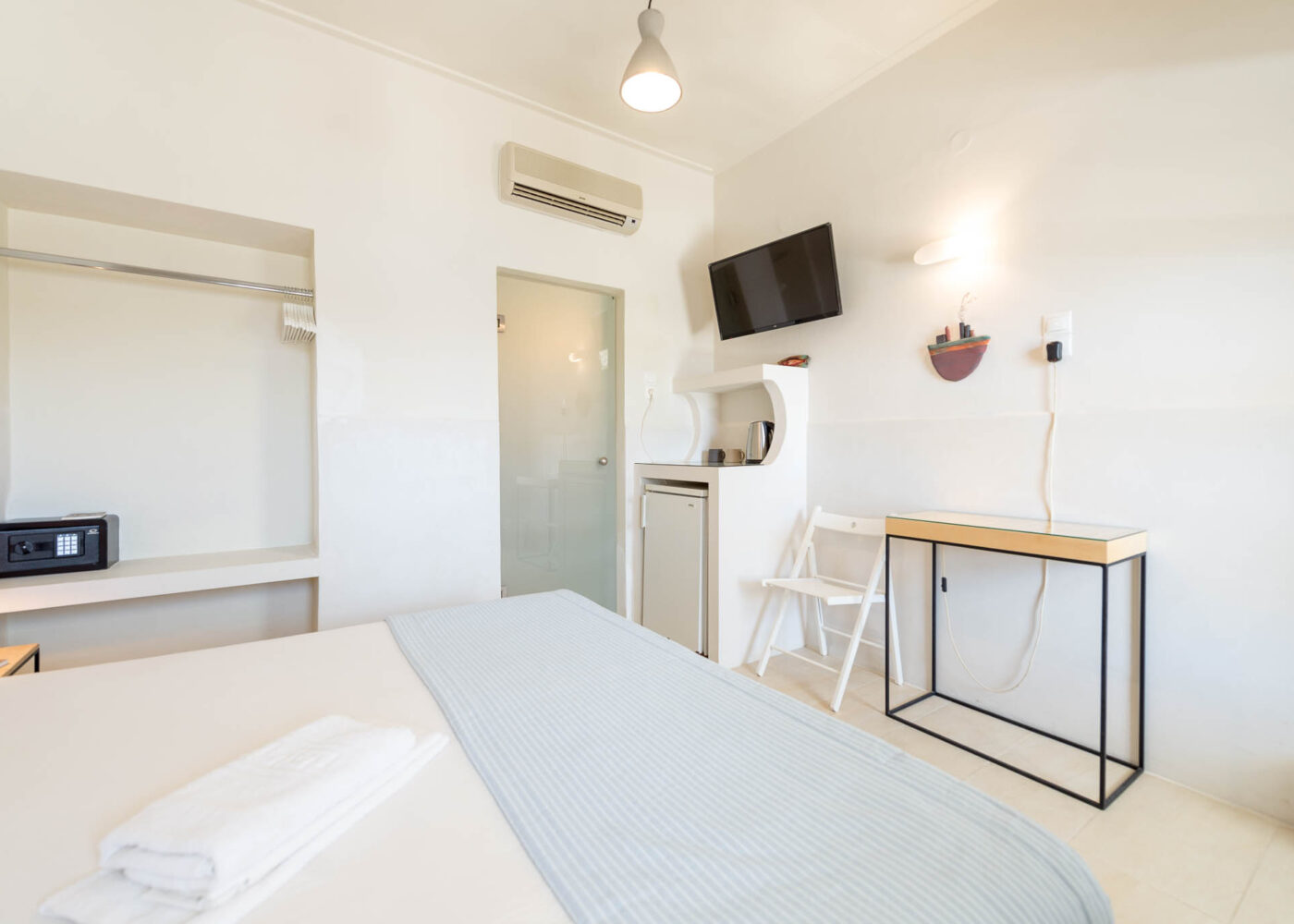 Portfolios 2 Ibaritakis Hotel Emily A4 11 8590