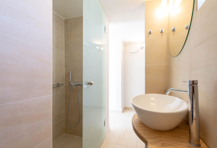 Rooms 15 μπάνιο
